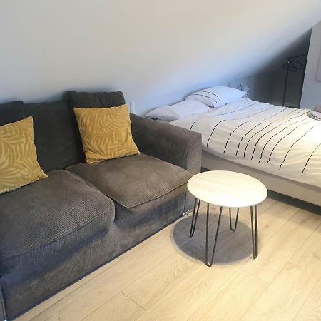 The Contemporary Studio Bracknell Bagian luar foto